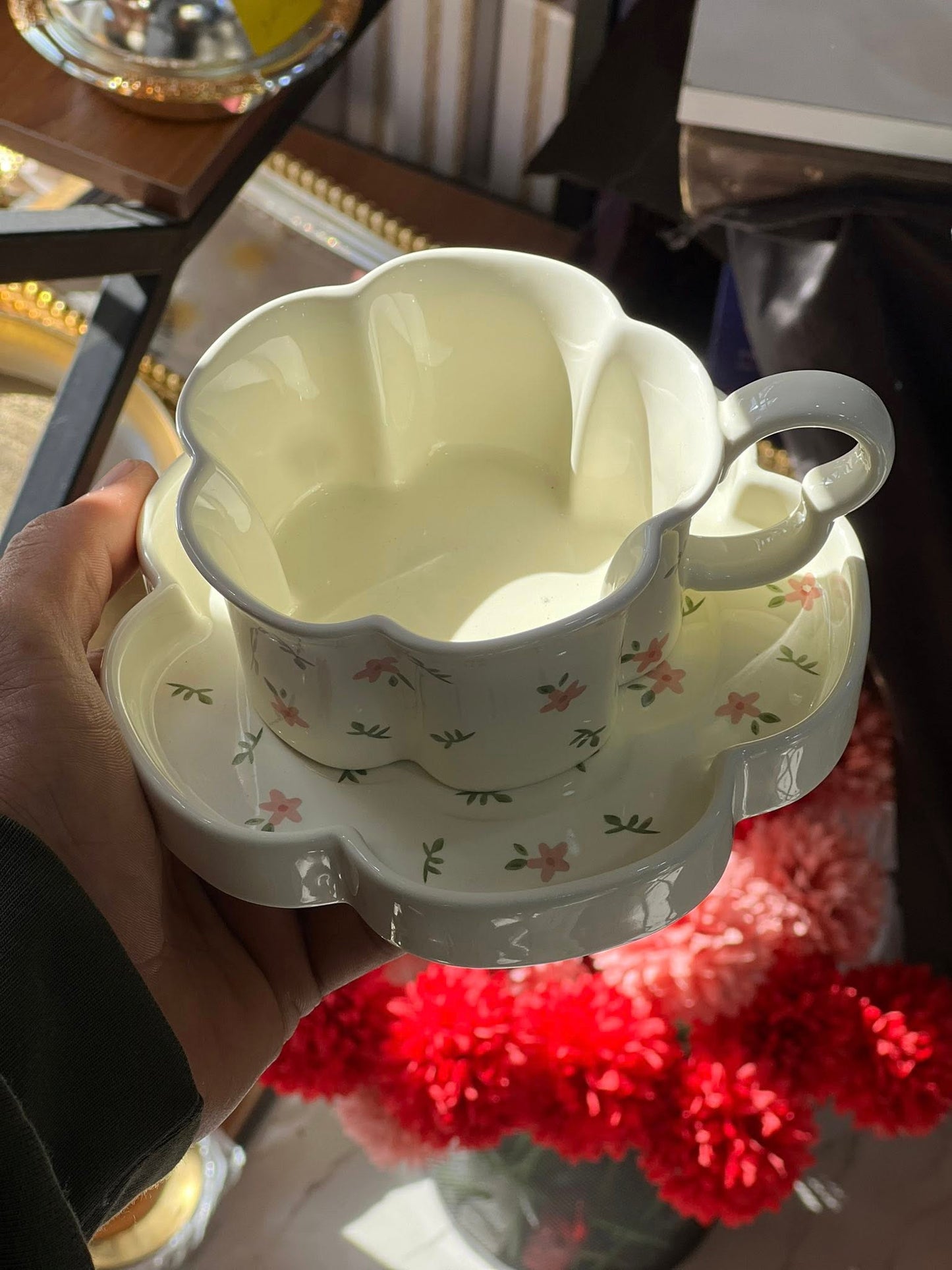 مق زهور مميز بالصحن