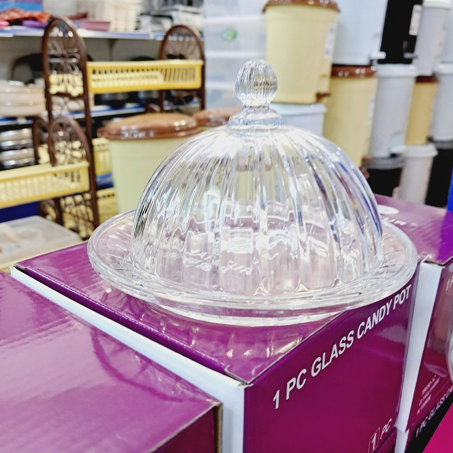 تمرية زجاجية شفافة