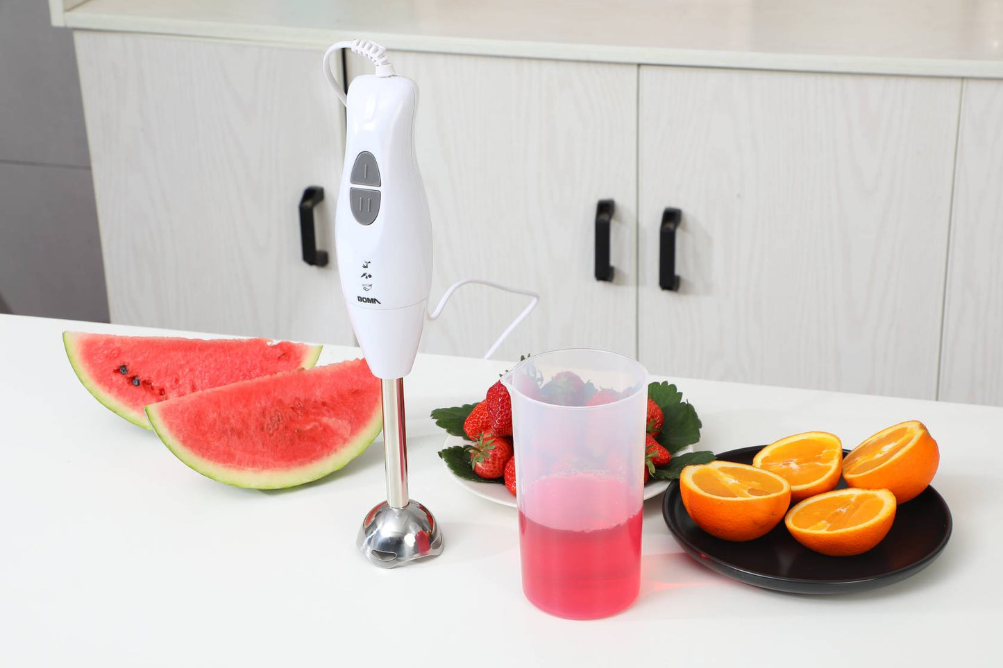 خلاط يدوي 600 وات مع كاس تخليط